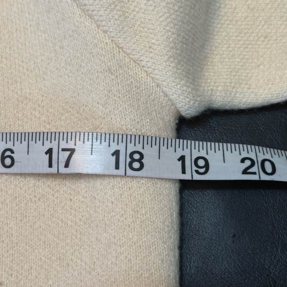 Vintage Pendleton Cream Sweater w/ Black &Red Accents Size S. 100% Virgin Wool - Picture 5 of 14